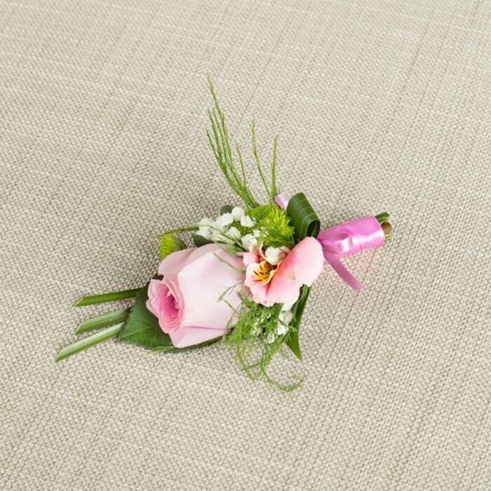 ROSE BUTTONHOLE